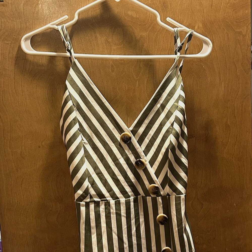 Foteisy‎ Green and White Striped Sleeveless Backless Dress Size Small T29-10